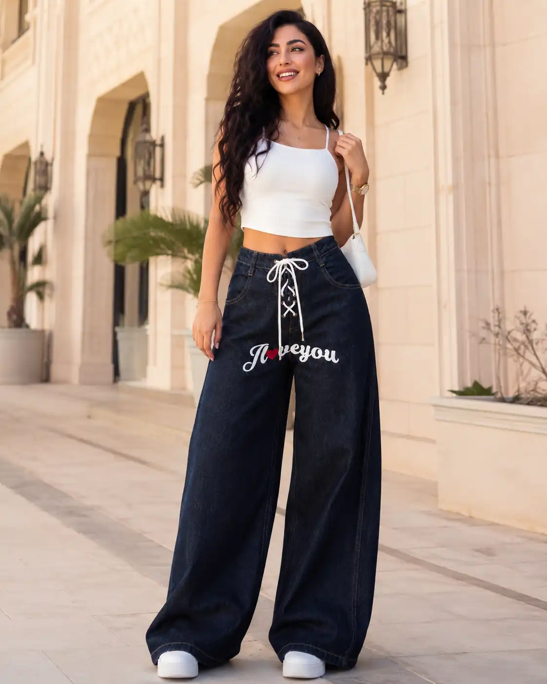 Women's distressed skinny jeans